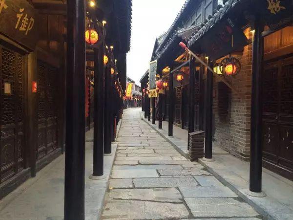 逃离鱼店